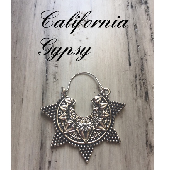 Boho indie festival etched silver hoop earrings🦋 - Picture 4 of 4